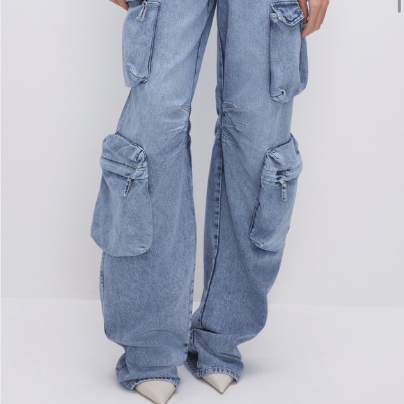 Good American Denim Cargo Pants in Indigo - Picture 4 of 10